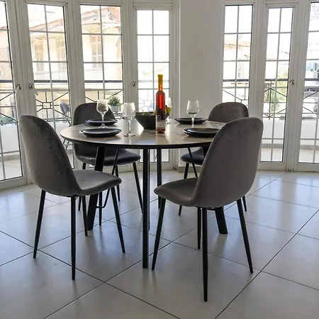 شقة Jana's 2-br In *