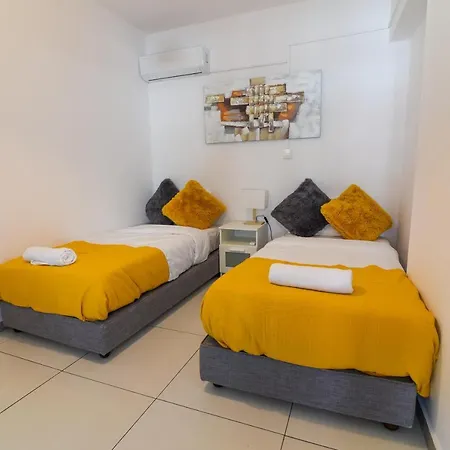 Jana's 2-br In * لارنكا
